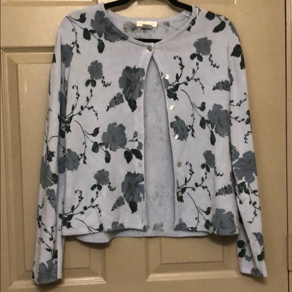 ✨ Blue floral cardigan